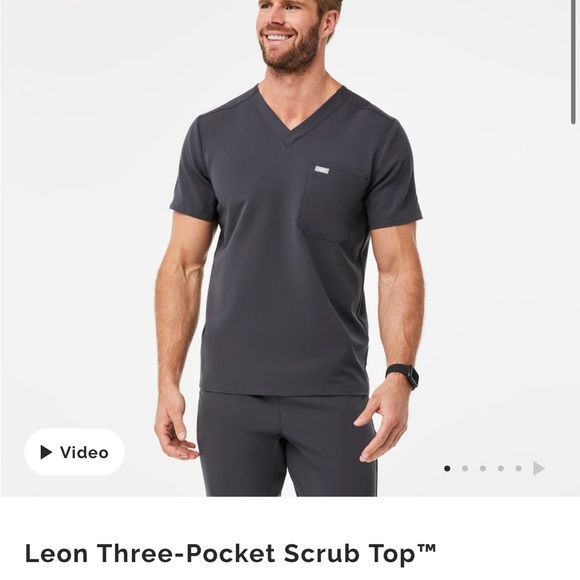 Men’s Figs Scrubs - Picture 2 of 3